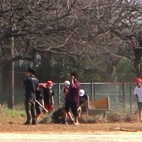 駐車場をつくってます！